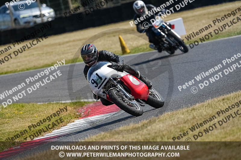 cadwell park;cadwell park photographs;cadwell trackday photographs;enduro digital images;event digital images;eventdigitalimages;peter wileman photography;racing digital images;trackday digital images;trackday photos
